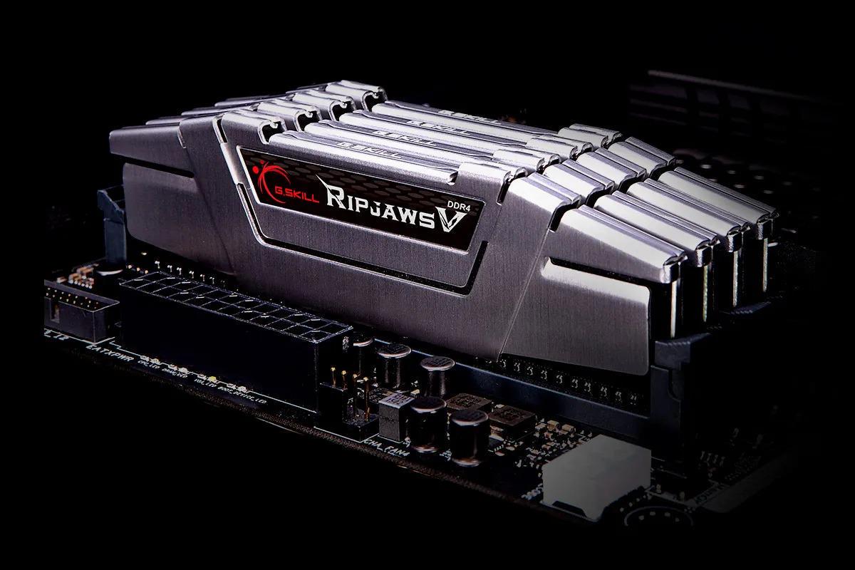 Оперативная память G.Skill Ripjaws V DDR4 2x16GB/3600 Black (F4-3600C18D-32GVK) - фото 4