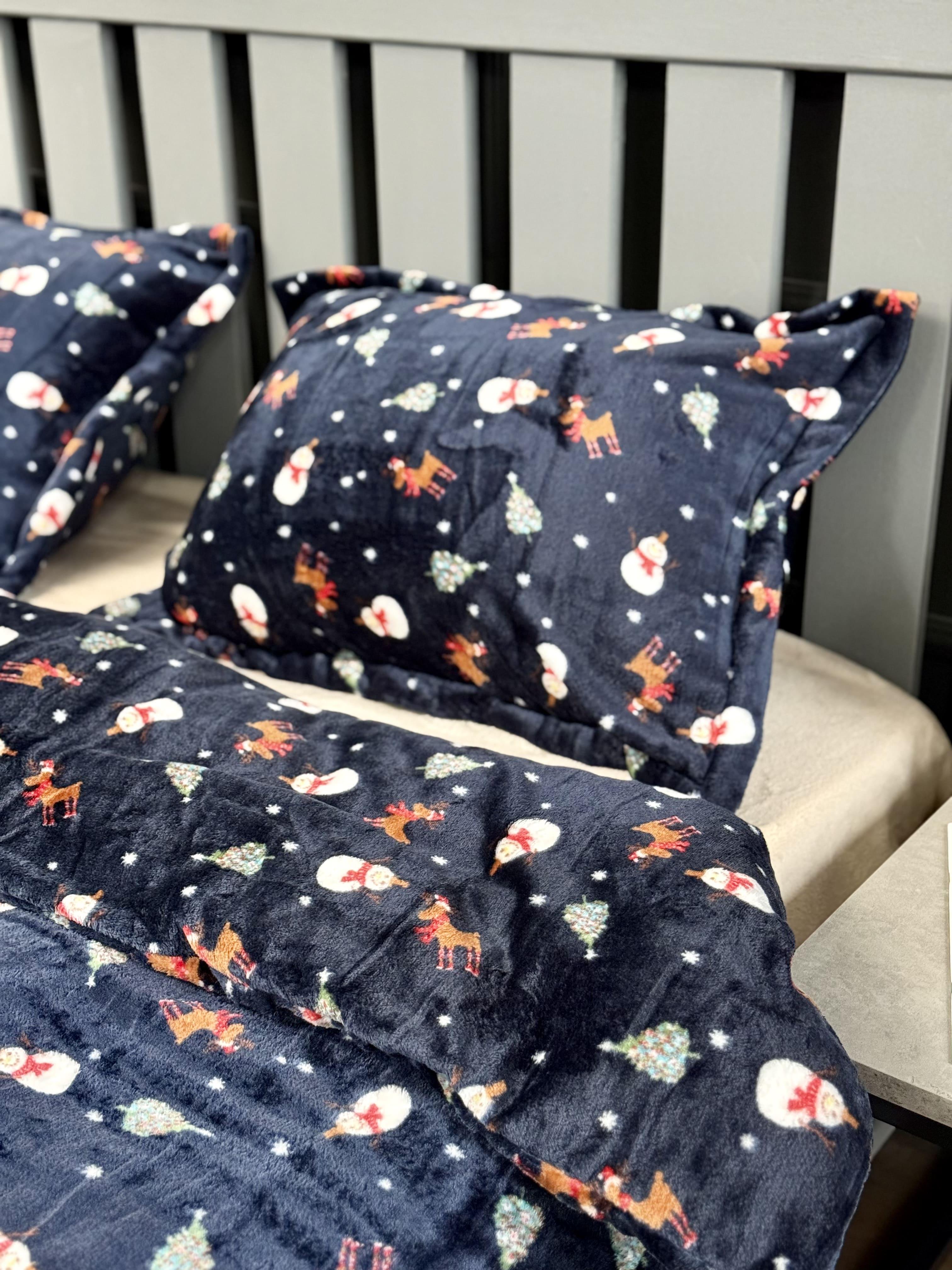 Комплект постельного белья на резинке Полярная ночь плюш полуторный/наволочки 50х70/70x70 см (9043) - фото 5 Комплект постельного белья на резинке Полярная ночь плюш полуторный/наволочки 50х70/70x70 см (9043) - фото 5