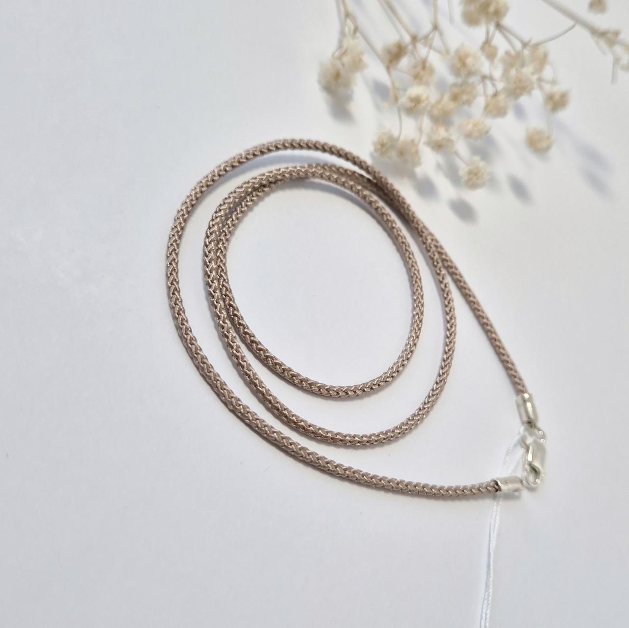 Шнурок на шию шейк срібло 925 проби 0,98 г 2 мм 55 см Коричнево-бежевий (6010/2ш) - фото 5 Шнурок на шию шейк срібло 925 проби 0,98 г 2 мм 55 см Коричнево-бежевий (6010/2ш) - фото 5
