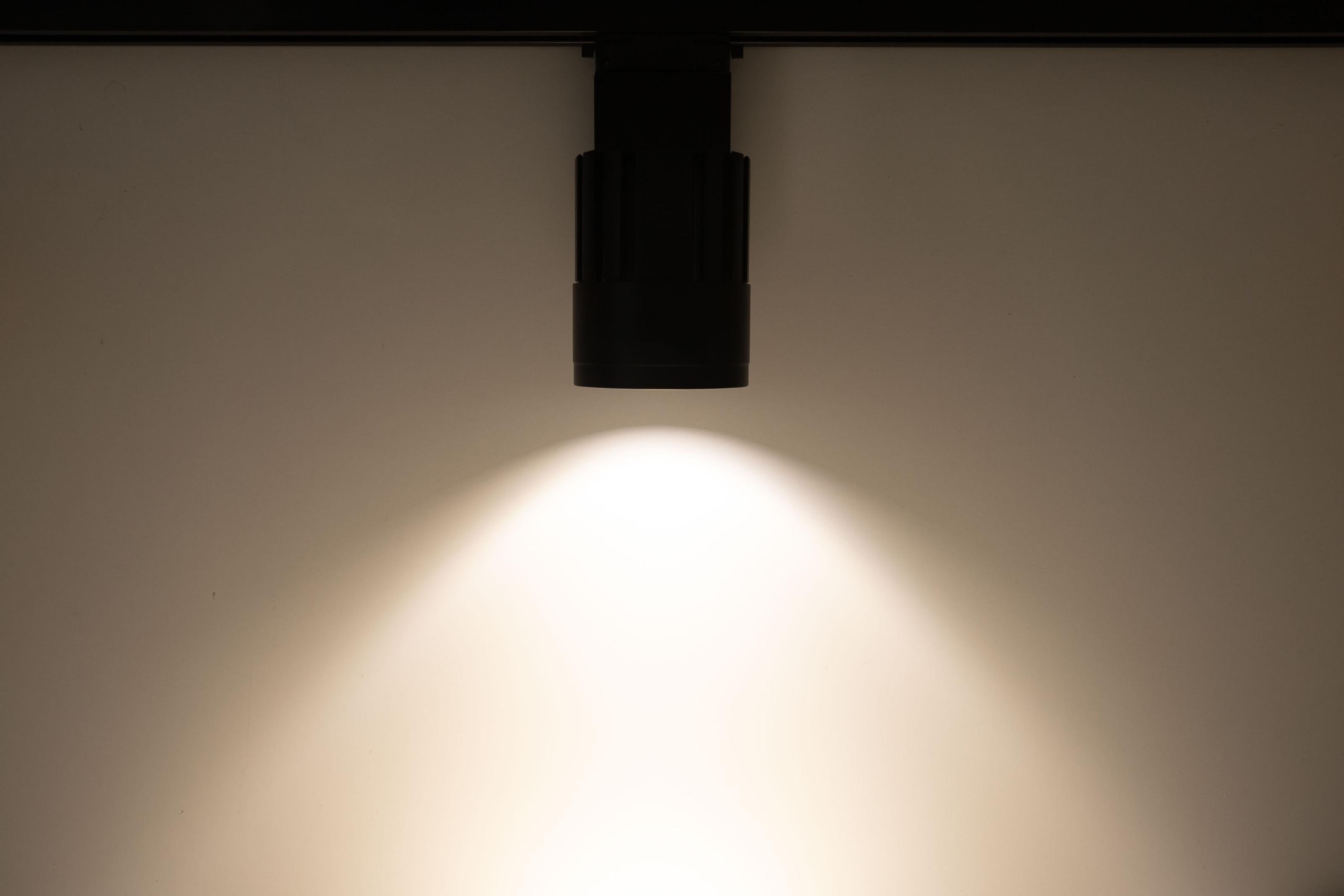 Трековий світильник Prolum M27 Series-TAL 4000К 220V 30W Чорний (28925670) - фото 2 Трековий світильник Prolum M27 Series-TAL 4000К 220V 30W Чорний (28925670) - фото 2