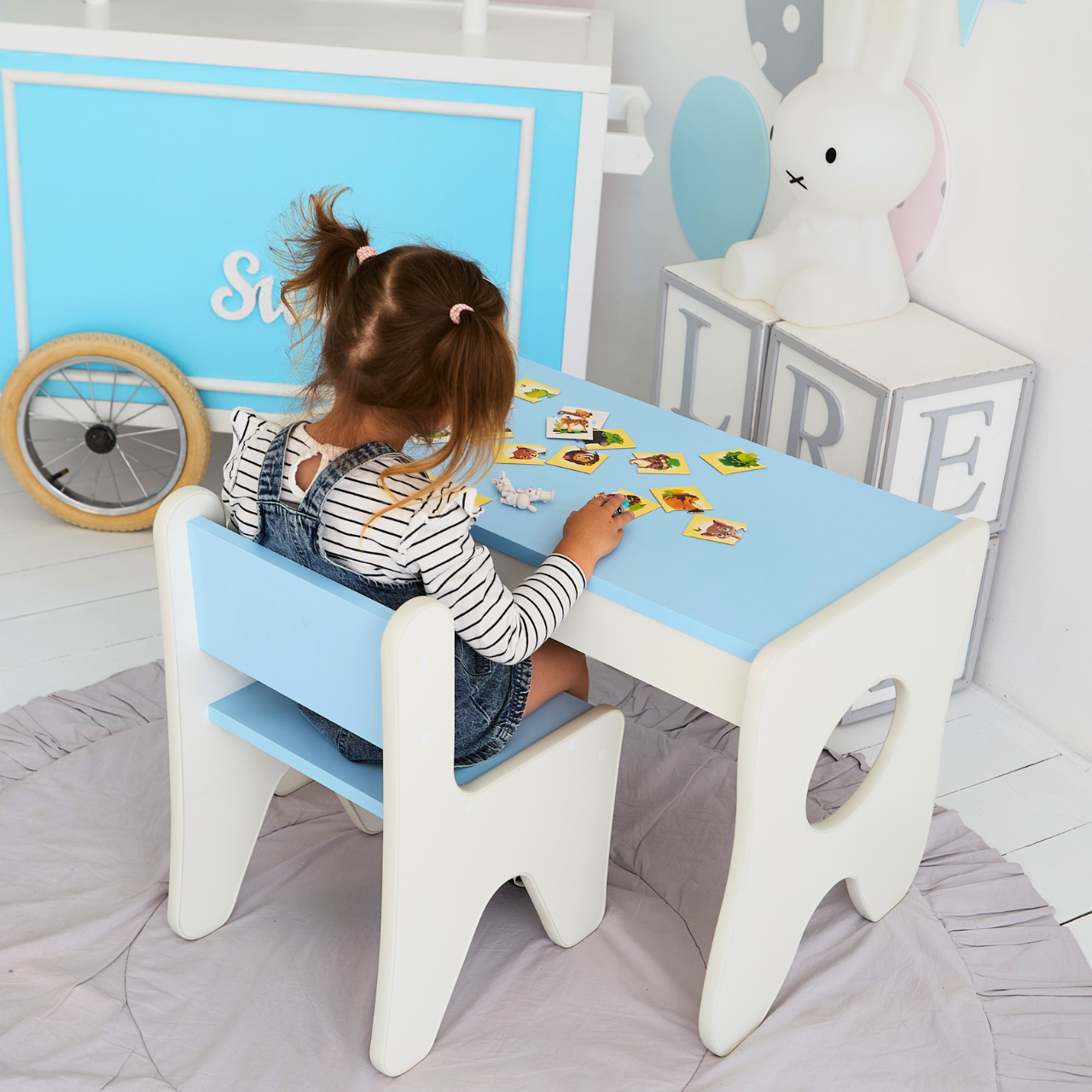 Стільчик для дитячої кімнати 55х37х33 см Білий з блакитним - фото 2 Стільчик для дитячої кімнати 55х37х33 см Білий з блакитним - фото 2