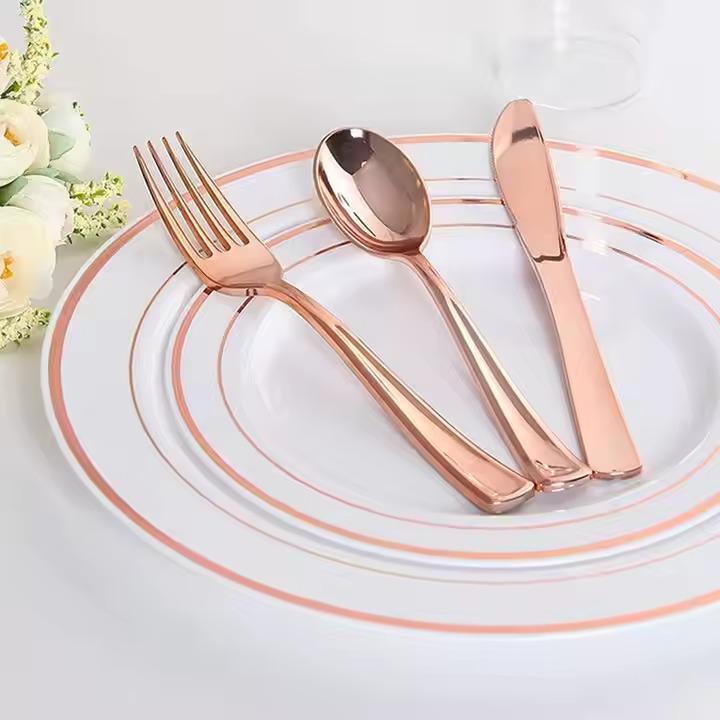 Набір пластикових столових приборів ножі виделки ложки 18 шт. Рожеве золото - фото 2 Набір пластикових столових приборів ножі виделки ложки 18 шт. Рожеве золото - фото 2