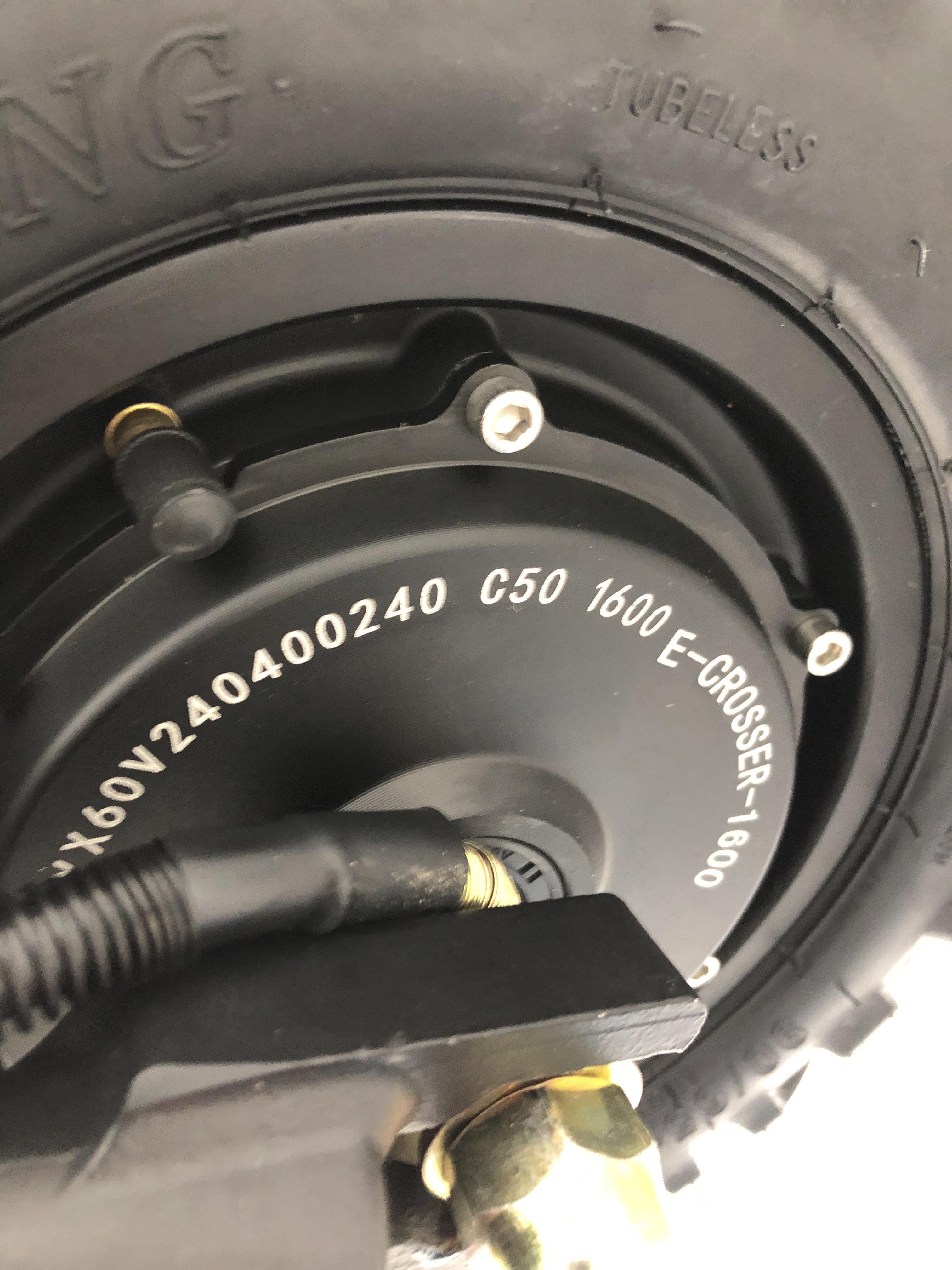 Електросамокат Crosser ROCKET 11 "60V 3200W 26Ah - фото 11 Електросамокат Crosser ROCKET 11 "60V 3200W 26Ah - фото 11