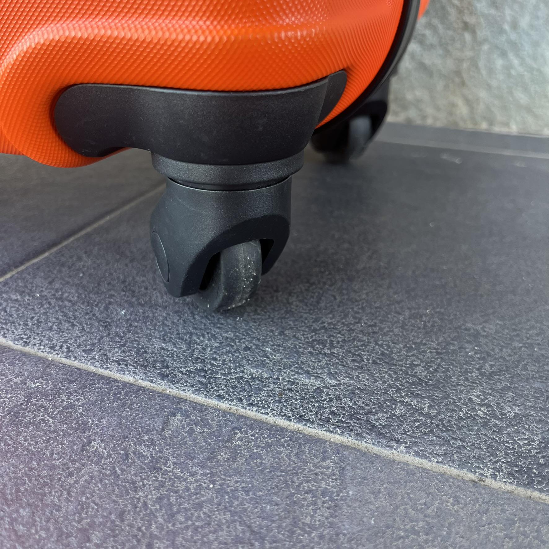 Валіза Bloom 147 дорожня М Помаранчевий (17841643) - фото 7