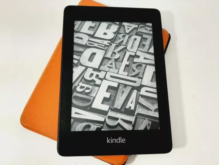 Электронная книга Amazon Kindle Paperwhite 10th Gen HD 8Gb Wi-Fi с подсветкой