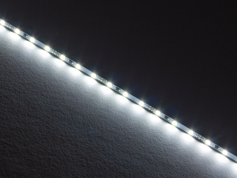 Світлодіодна лінійка LEDUA 2835-72LED IP20 6000K 12V 16W 1000х4 мм (23196834) - фото 3