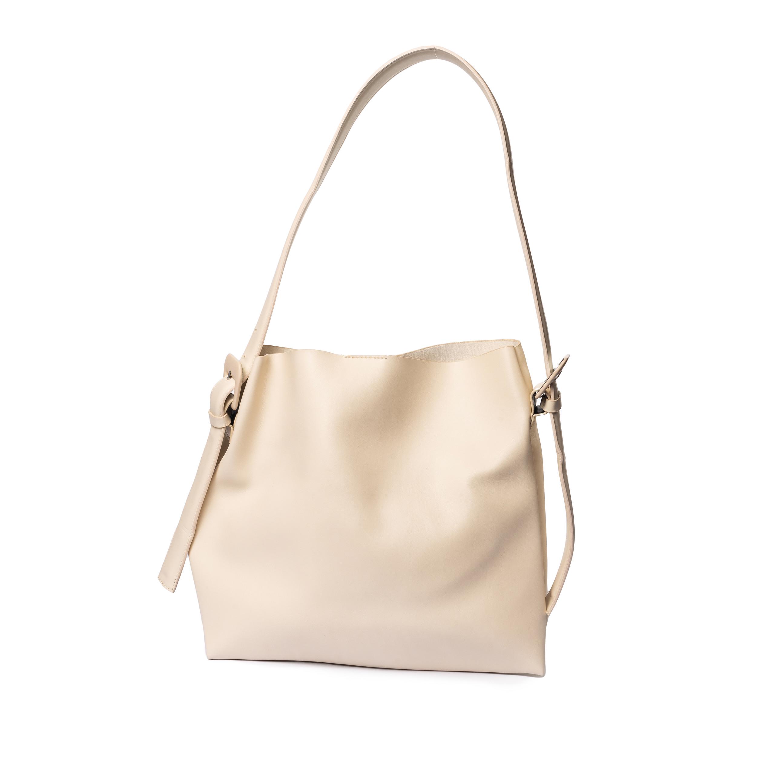 Сумка женская на плечо стильная вместительная Молочный