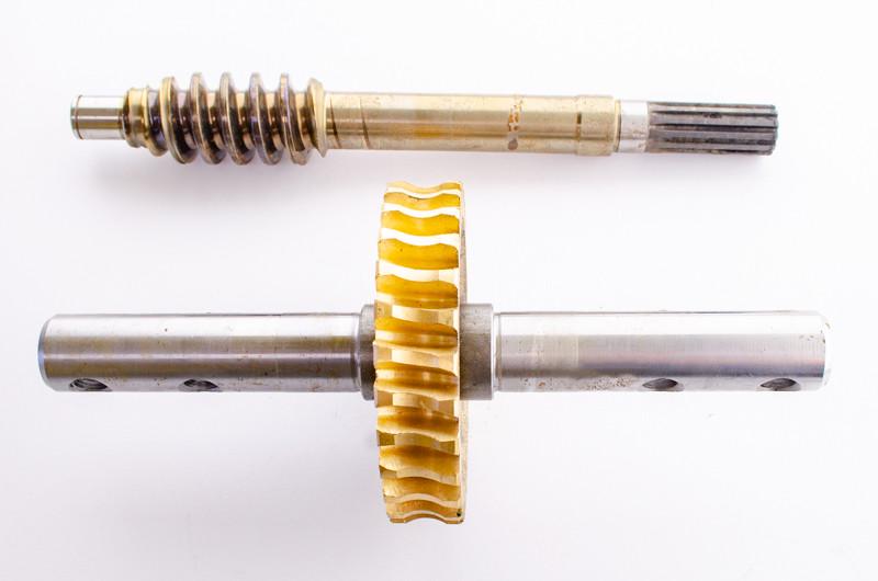 Вал и шестерня для культиваторов Briggs&Stratton 625-675 (4441)