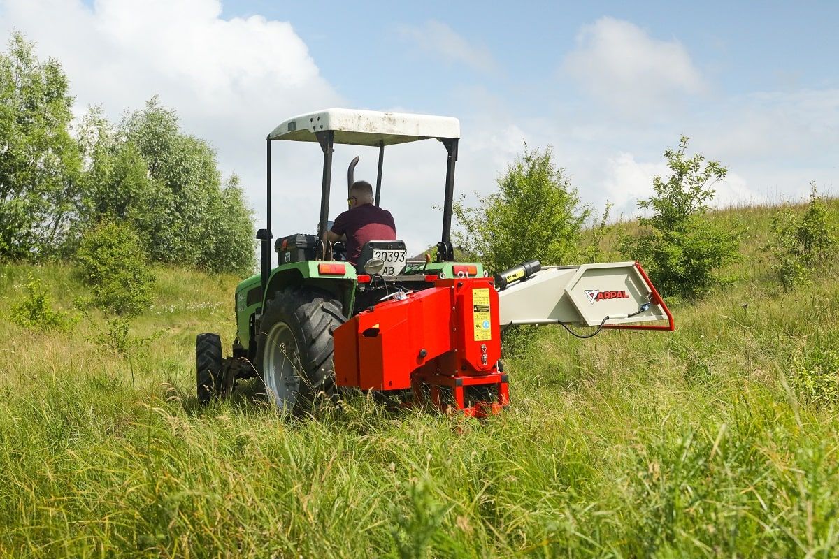 Подрібнювач гілок Arpal на шматки дров до трактора (АМ-120ТР) - фото 17 Подрібнювач гілок Arpal на шматки дров до трактора (АМ-120ТР) - фото 17