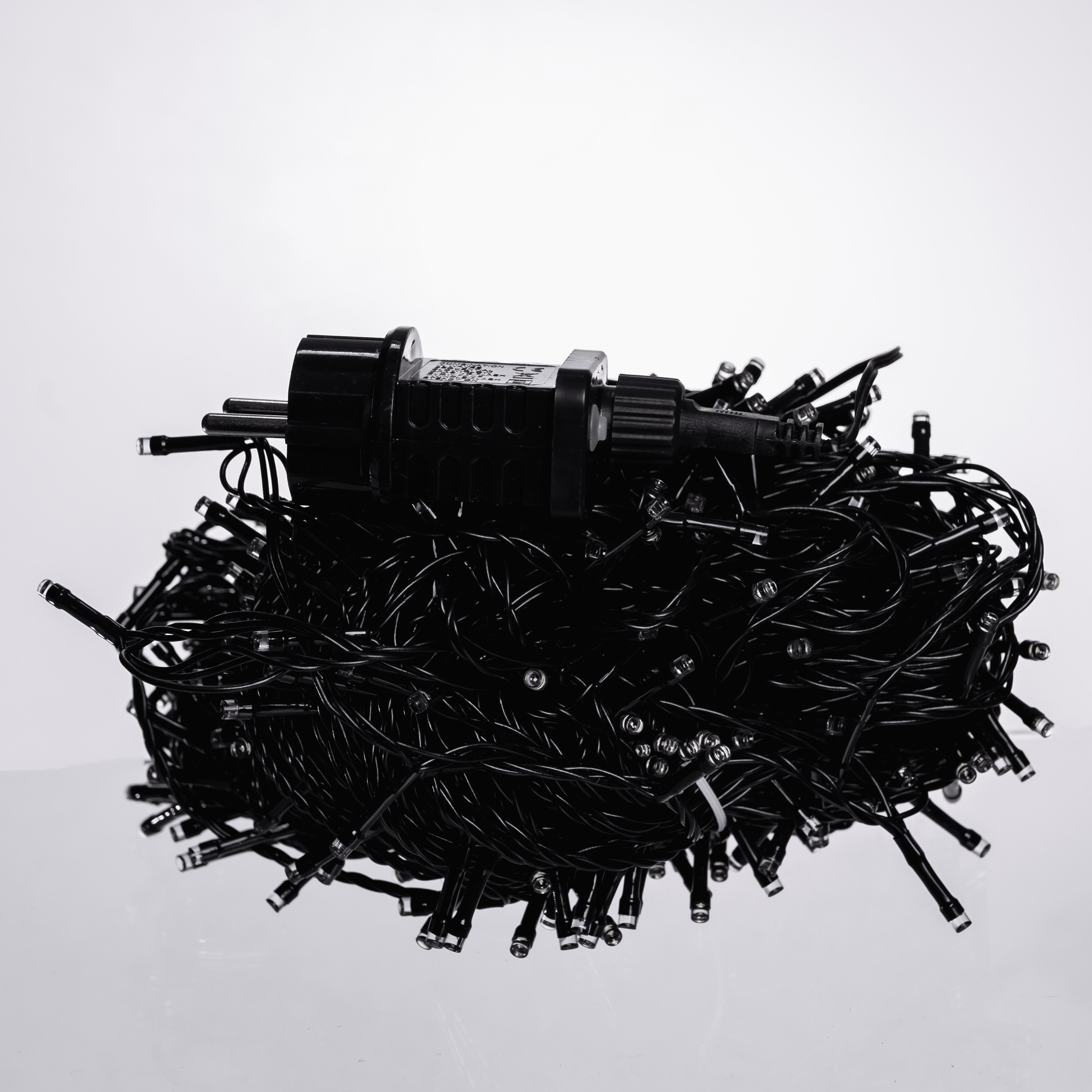 Гирлянда сетевая новогодняя нить уличная Рождественская фея 50 м 500 LED диодов IP 65 черный провод Белый свет (CF500L50MBW) - фото 10