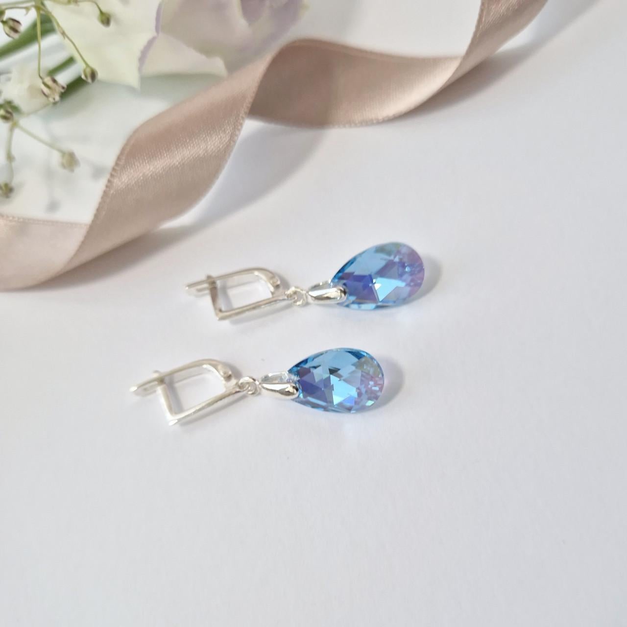 Серьги серебряные Капельки с камнями Сваровски 925 пробы 3,80 г (56106-16)