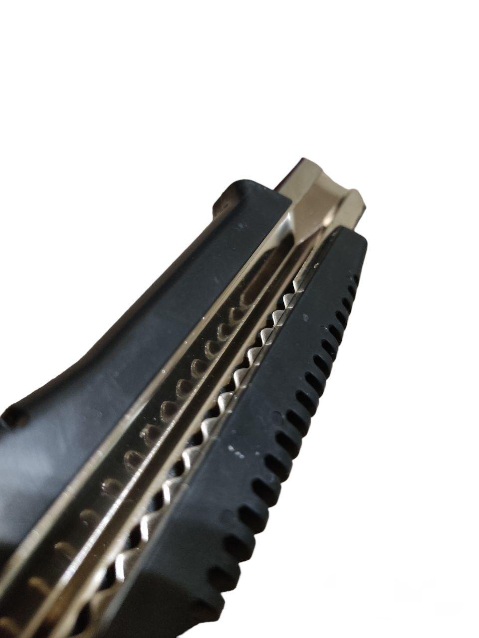 Нож Канцелярский Intertool 18 mm Черный - фото 2 Нож Канцелярский Intertool 18 mm Черный - фото 2