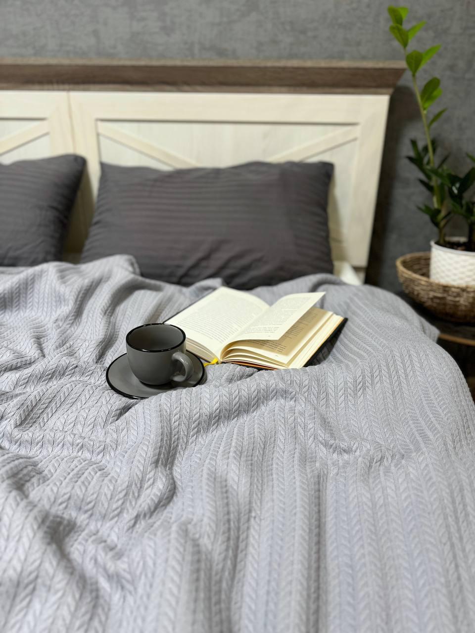 Покривало на ліжко бавовняне полуторне Сірий (ВЕ2201В-02) - фото 1 Покривало на ліжко бавовняне полуторне Сірий (ВЕ2201В-02) - фото 1