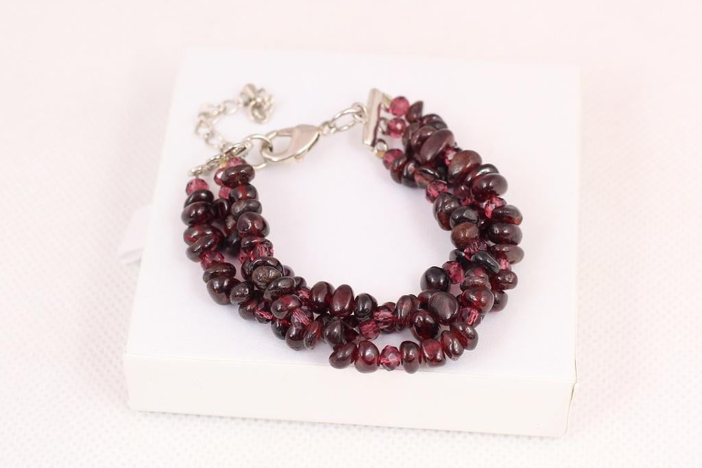 Браслет из граната с натуральными речными жемчужинами 19 см (28602128)