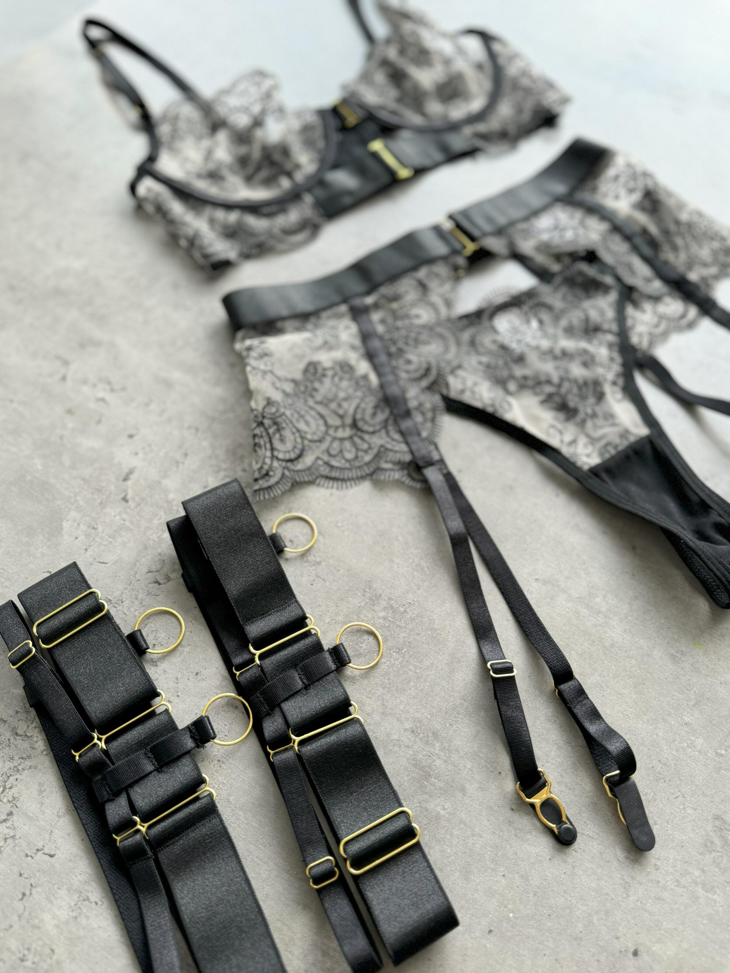 Комплект білизни жіночий Nova Vega бюстгальтер/трусики/пояс/підв'язки L Чорний (105-D109-2) - фото 8 Комплект білизни жіночий Nova Vega бюстгальтер/трусики/пояс/підв'язки L Чорний (105-D109-2) - фото 8