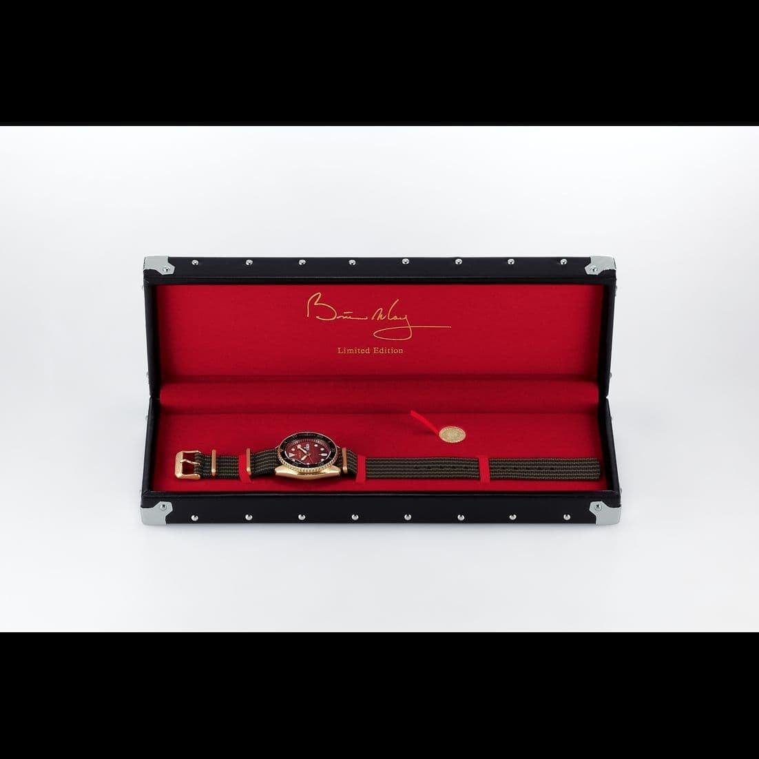 Наручные часы мужские Seiko SRPH80K1 5 Sports Queen Brian May Limited Edition (1583577884) - фото 7 Наручные часы мужские Seiko SRPH80K1 5 Sports Queen Brian May Limited Edition (1583577884) - фото 7