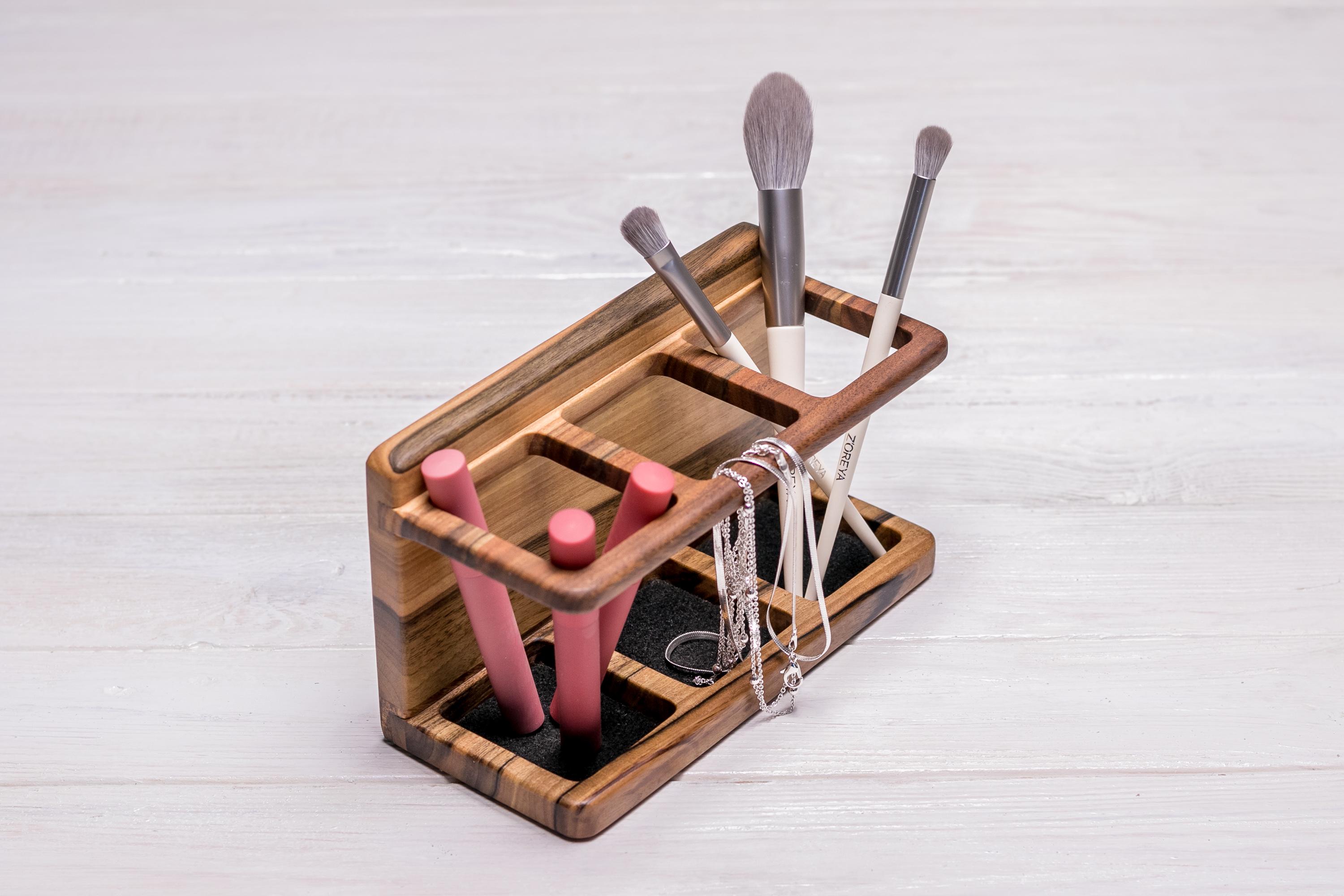 Органайзер женский EcoWalnut для кисточек косметики с гравированием Make-up (EW-28.2) Органайзер женский EcoWalnut для кисточек косметики с гравированием Make-up (EW-28.2)