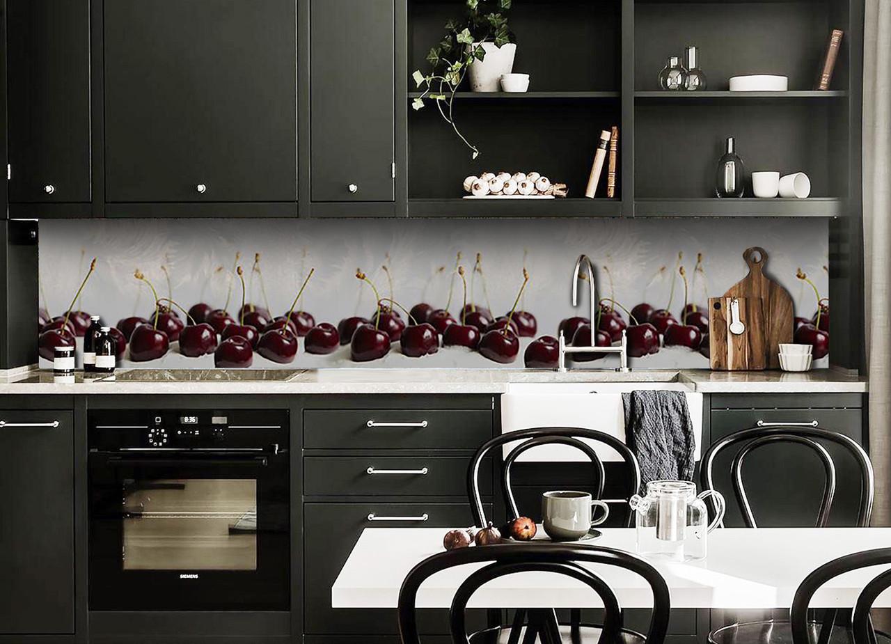 Кухонный фартук Спелые вишни красные ягоды из самоклеющейся виниловой пленки 60х250 см Серый