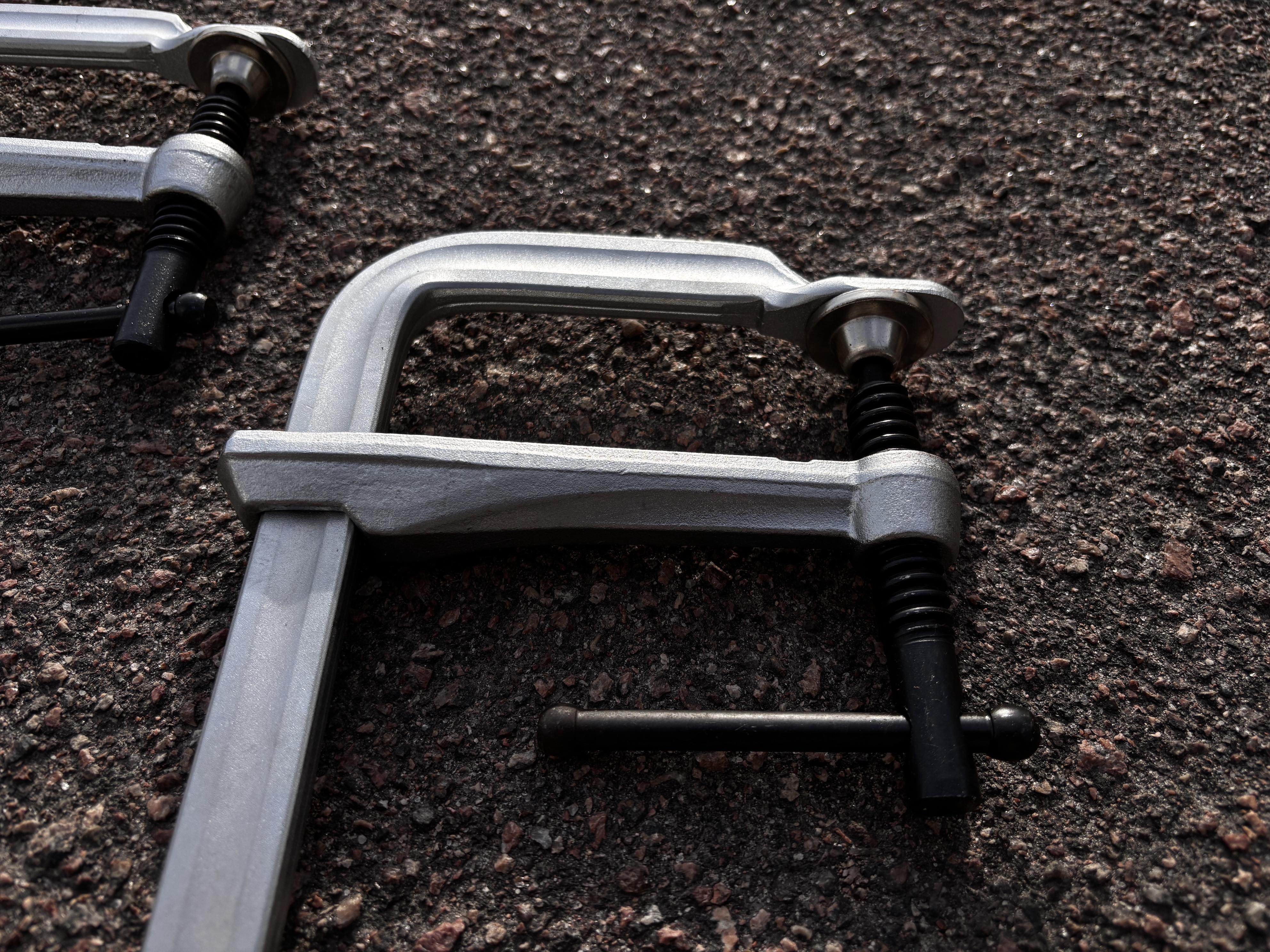 Струбцина F-образная винтовая цельнометаллическая для фиксации дерева и металла 200х120 мм - фото 5