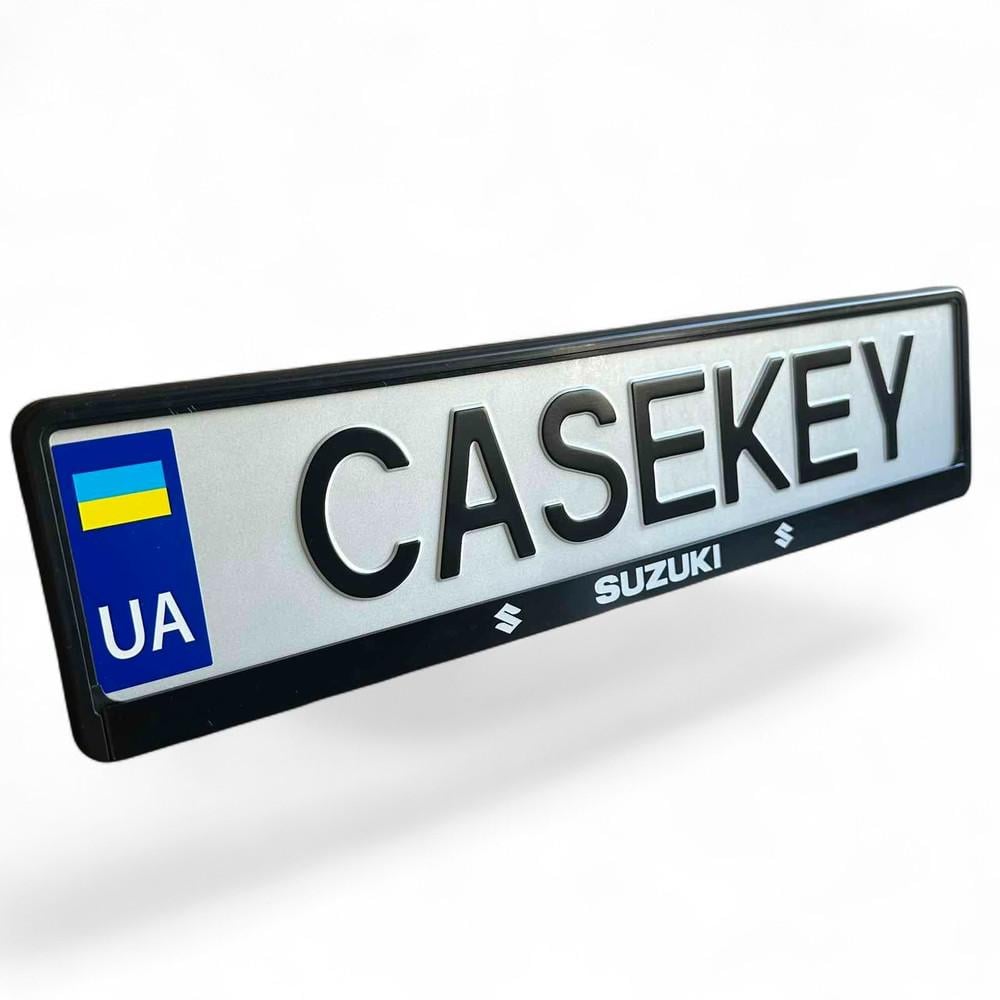 Авторамка с лакированной печатью Suzuki (szramka1)