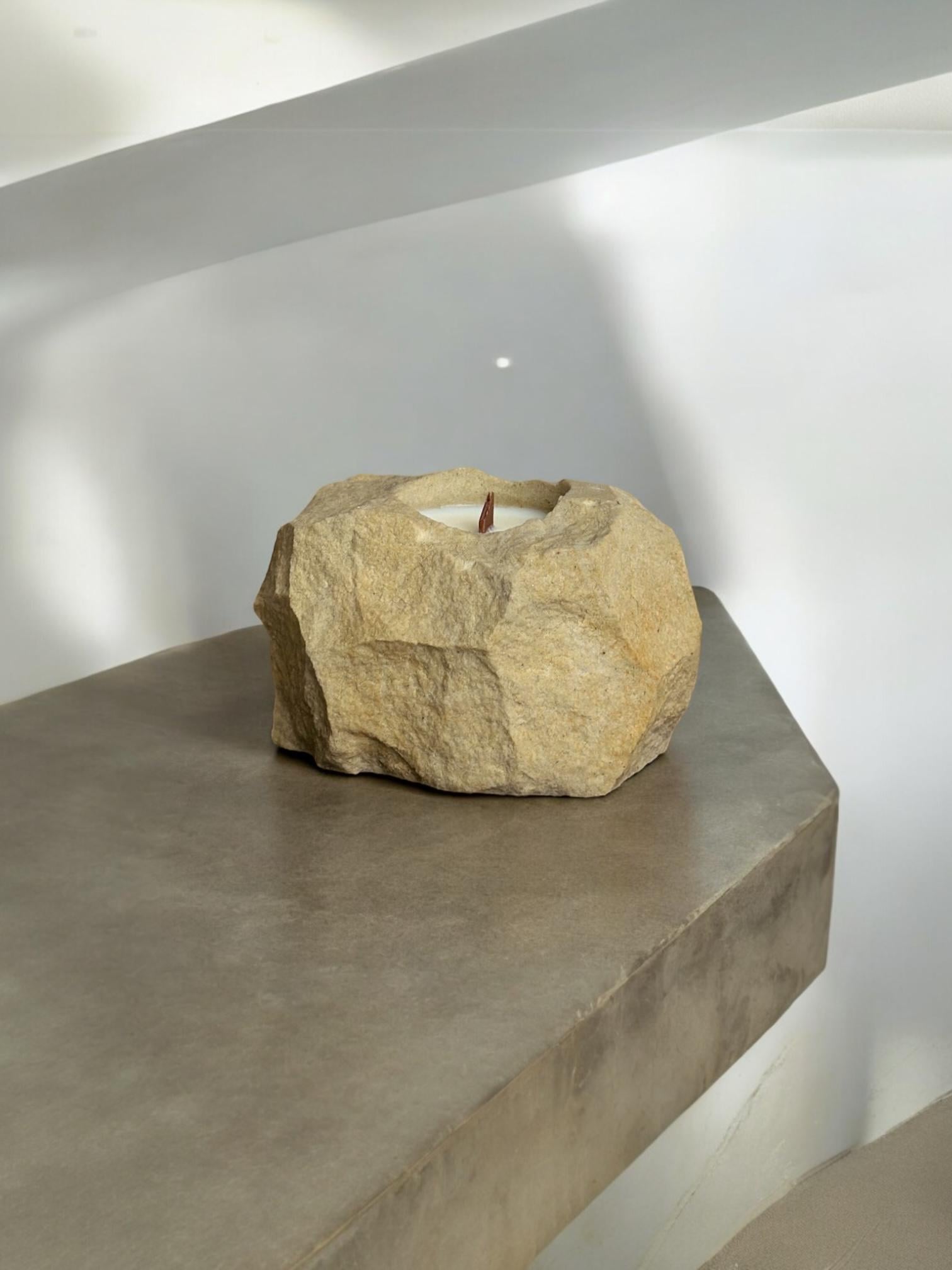 Аромасвіча з бежевого пісковика час горіння понад 60 годин М