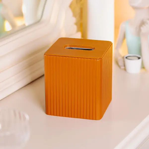 Серветниця квадратна YIWU з екошкіри та корпусом із МДФ 13х13х14,7 см Коричневий (147-107- HP-3-201BR) - фото 2 Серветниця квадратна YIWU з екошкіри та корпусом із МДФ 13х13х14,7 см Коричневий (147-107- HP-3-201BR) - фото 2