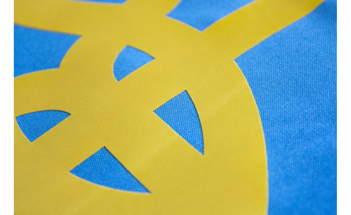 Флаг Украины габардин с трезубом 90х135 см (п6Гт) - фото 2 Флаг Украины габардин с трезубом 90х135 см (п6Гт) - фото 2