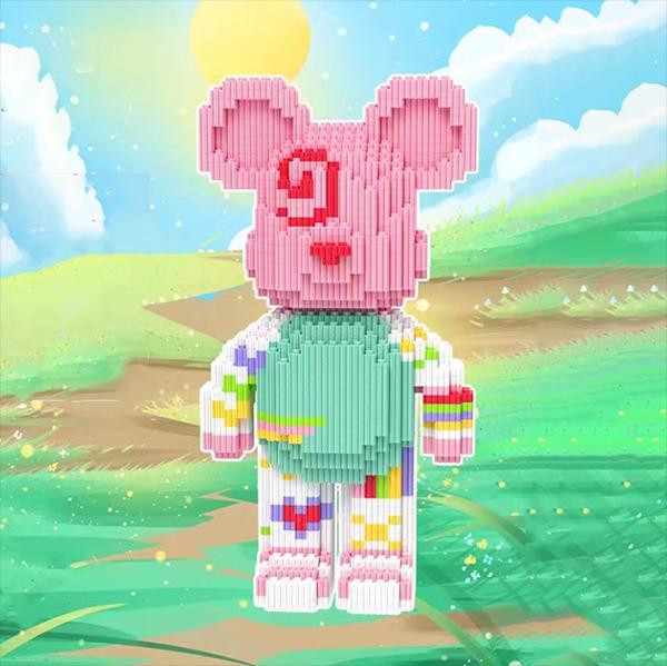 Конструктор Magic Blocks Bearbrick 1198 деталей 30,5 см Розовый (8109) Конструктор Magic Blocks Bearbrick 1198 деталей 30,5 см Розовый (8109)