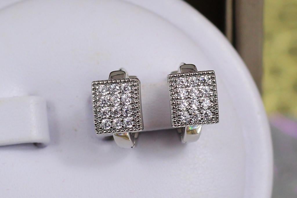 Серьги детские Xuping Jewelry Квадратики из камнейв окантовке 1,2 см Серебристый