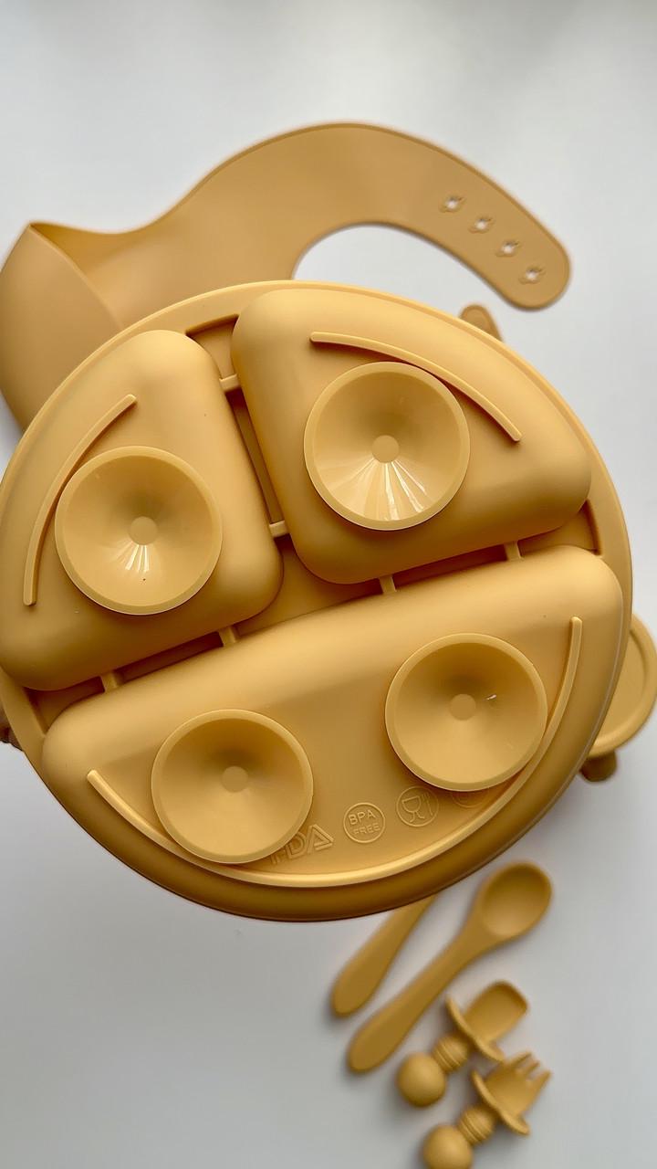 Набор посуды для кормления 9 элементов тарелка/миска/поильник/нагрудник Оранжевый (103) - фото 3