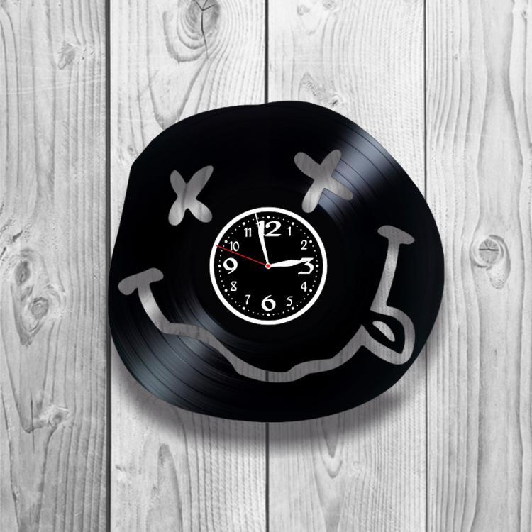 Часы настенные Лофт-ретро 0201 из виниловой пластинки