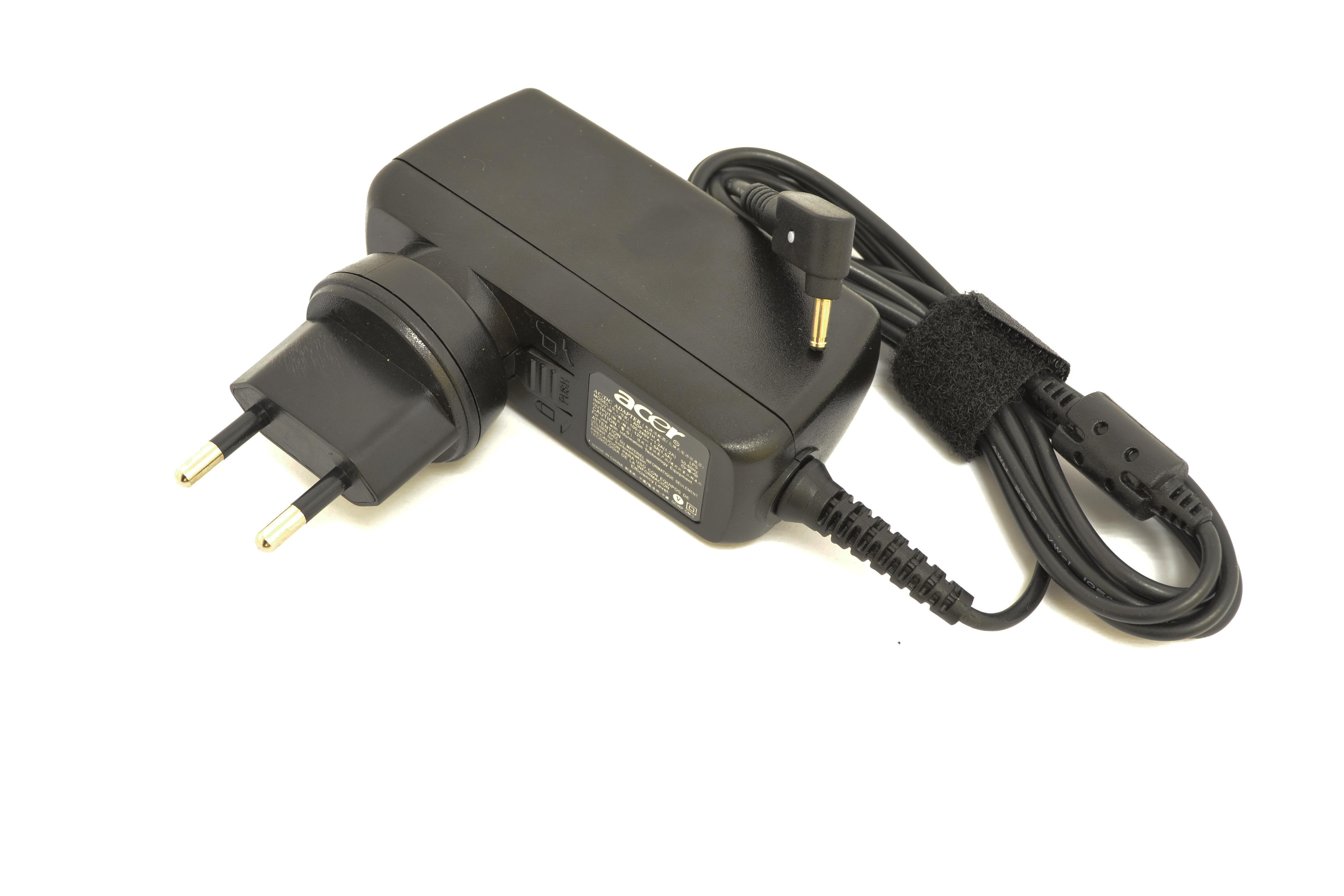 Блок питания для ноутбука Acer 18W 12V 1,5A 3,0x1,1 мм (008153)