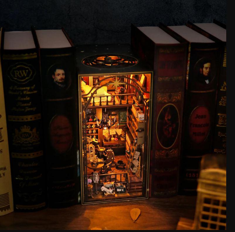 Румбокс книжный 3D DIY CuteBee Бук Нук Магическая Мастерская со светом - фото 3