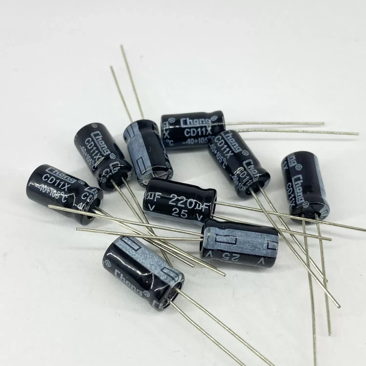 Электролитические конденсаторы ChongX 220 мкф 25V 6x11 мм 105 °C (1965011323)