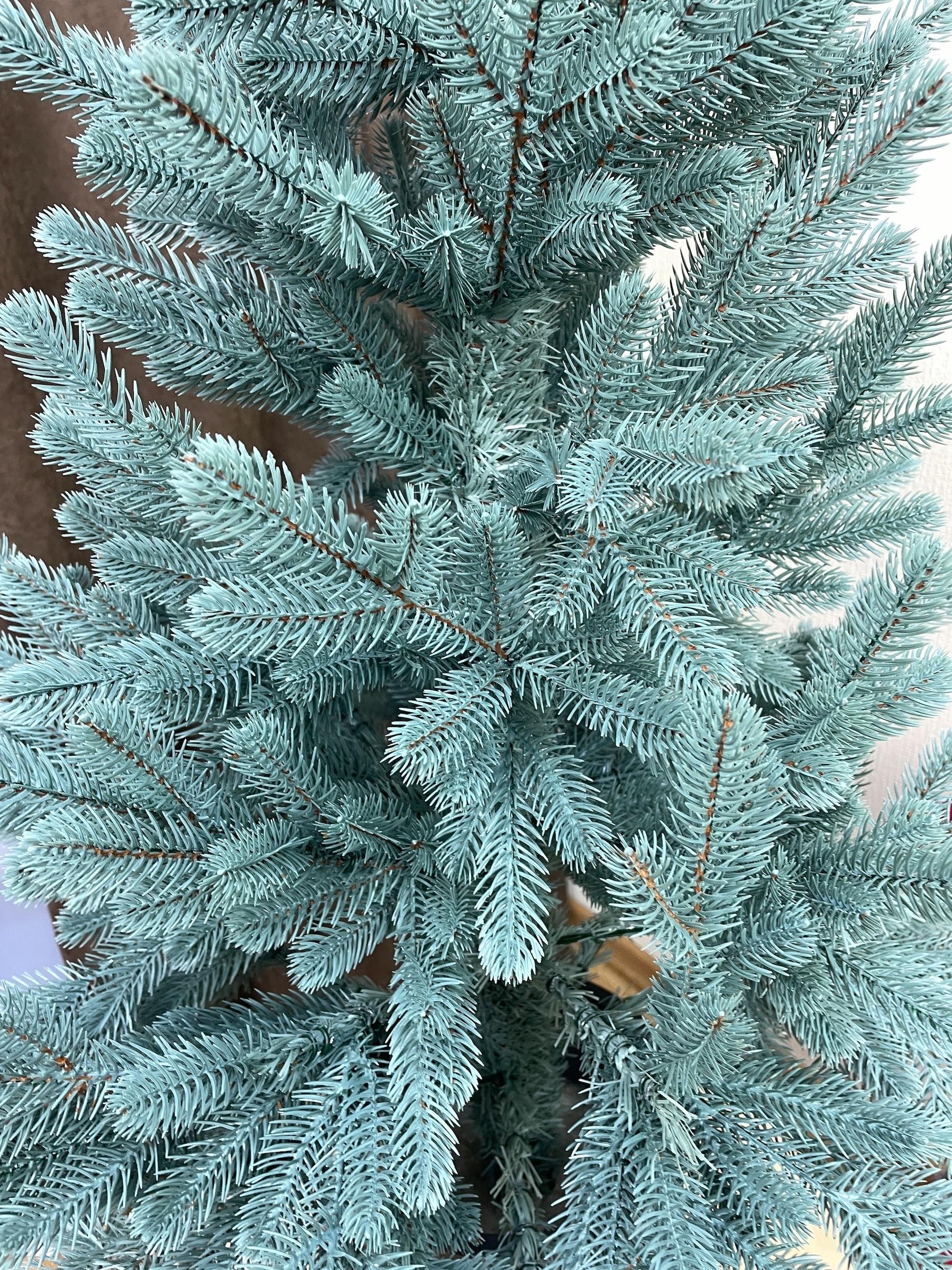 Штучна ялинка лита Traditional в горщику 90 см Блакитний (Н01022) - фото 8 Штучна ялинка лита Traditional в горщику 90 см Блакитний (Н01022) - фото 8