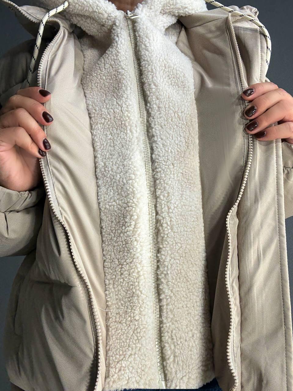 Куртка женская LADY YEP 8096 оверсайз с капюшоном и мехом тедди р. 44 Капучино (4799) - фото 9