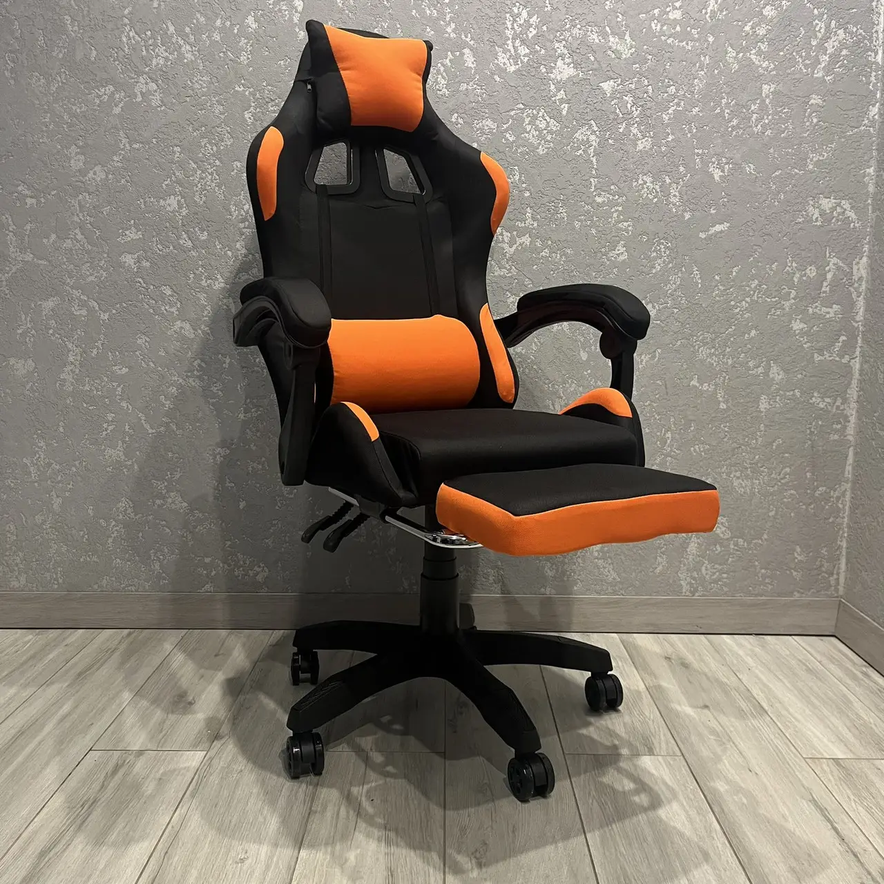 Крісло ігрове PRESTIGE M11 Чорний/Помаранчевий - фото 1 Крісло ігрове PRESTIGE M11 Чорний/Помаранчевий - фото 1