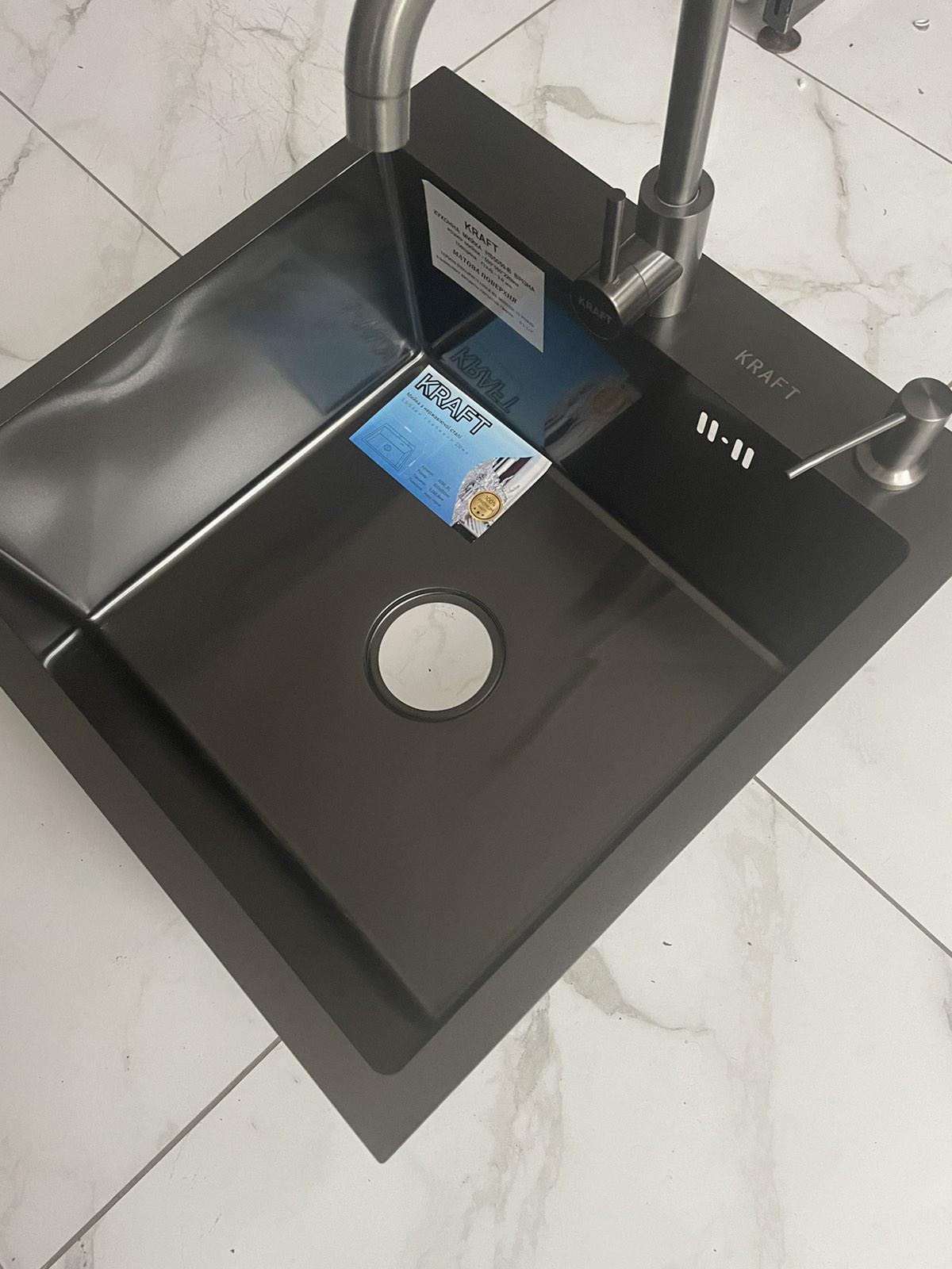 Мойка кухонная Kraft 5050 PVD Черный/смеситель для кухни Kraft из нержавеющей стали Черный - фото 7 Мойка кухонная Kraft 5050 PVD Черный/смеситель для кухни Kraft из нержавеющей стали Черный - фото 7