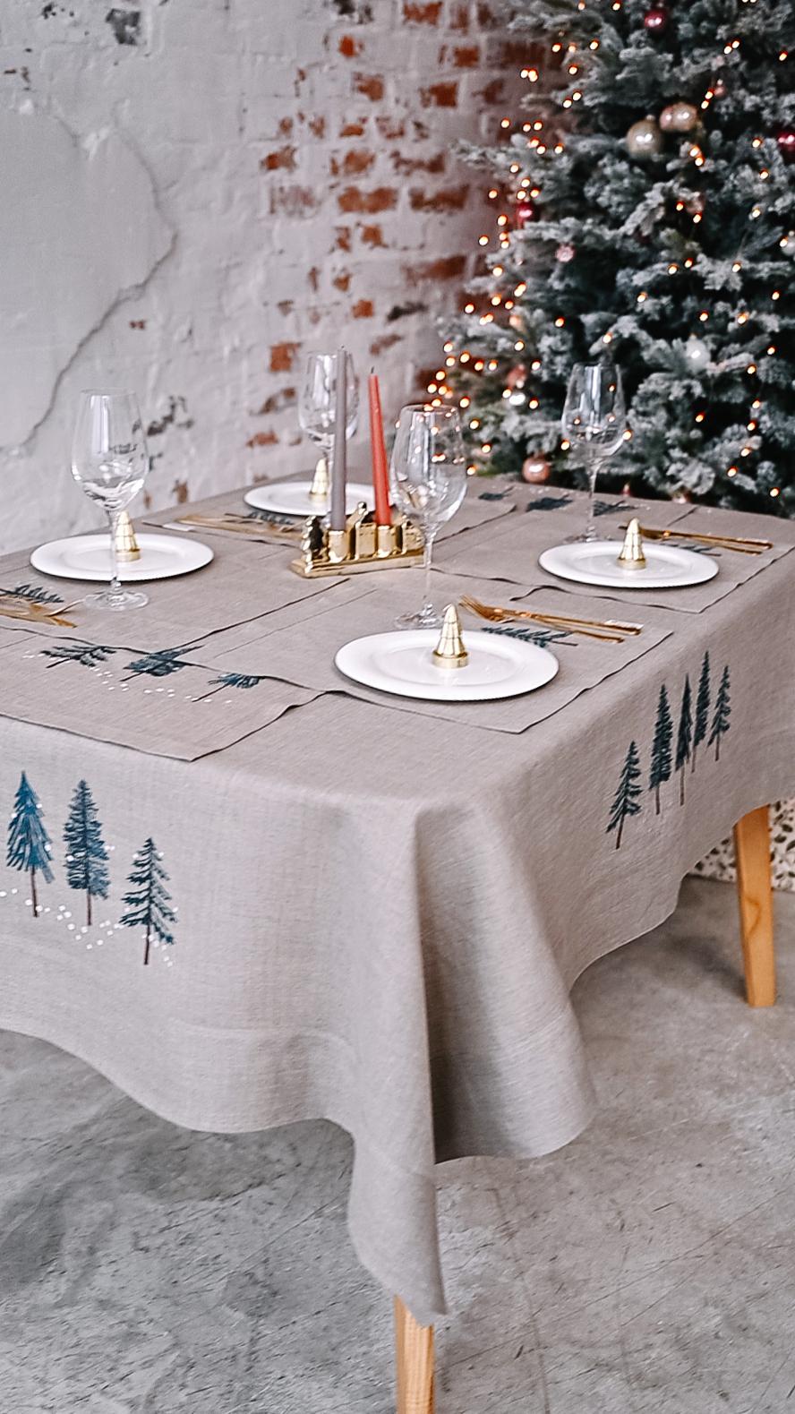 Скатертина новорічна Едельвіка Ялинки 1,80x1,50 м (239-23/08) - фото 2 Скатертина новорічна Едельвіка Ялинки 1,80x1,50 м (239-23/08) - фото 2