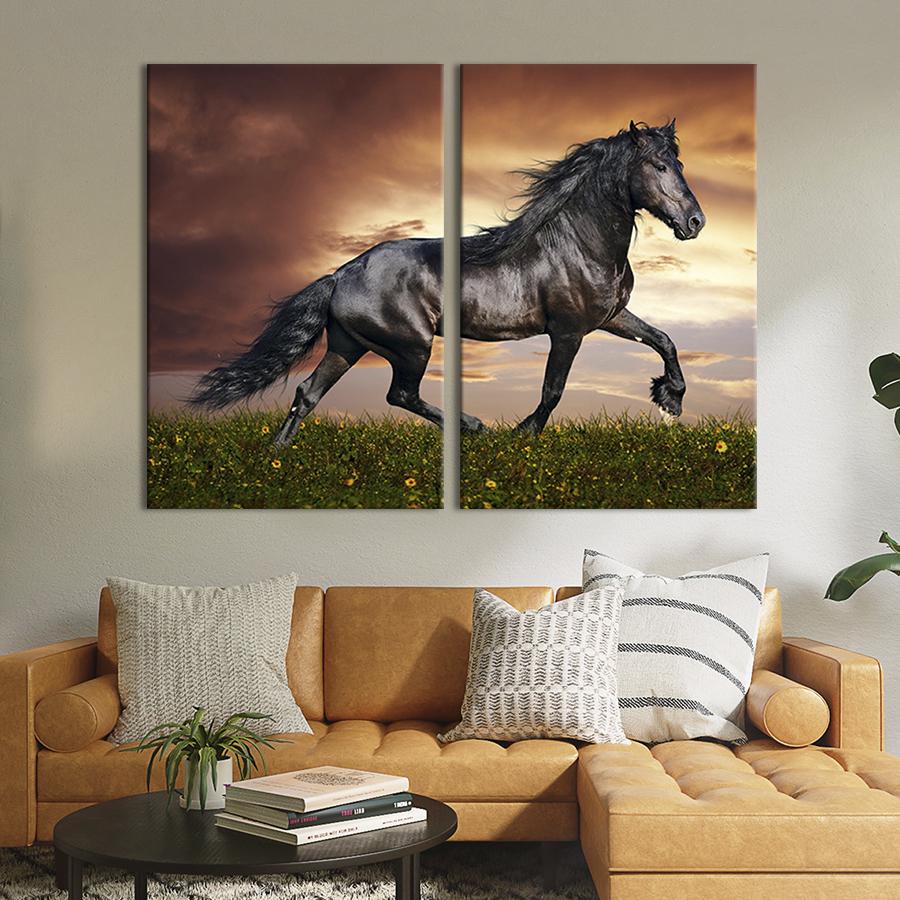 Модульная картина на холсте Диптих Конь на фоне грозового неба 71x51 см (185-2)