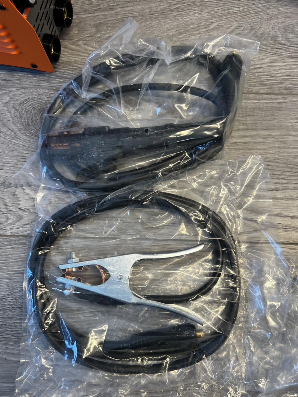 Инвертор сварочный ARC 140 220В для ручной дуговой сварки MMA - фото 4 Инвертор сварочный ARC 140 220В для ручной дуговой сварки MMA - фото 4