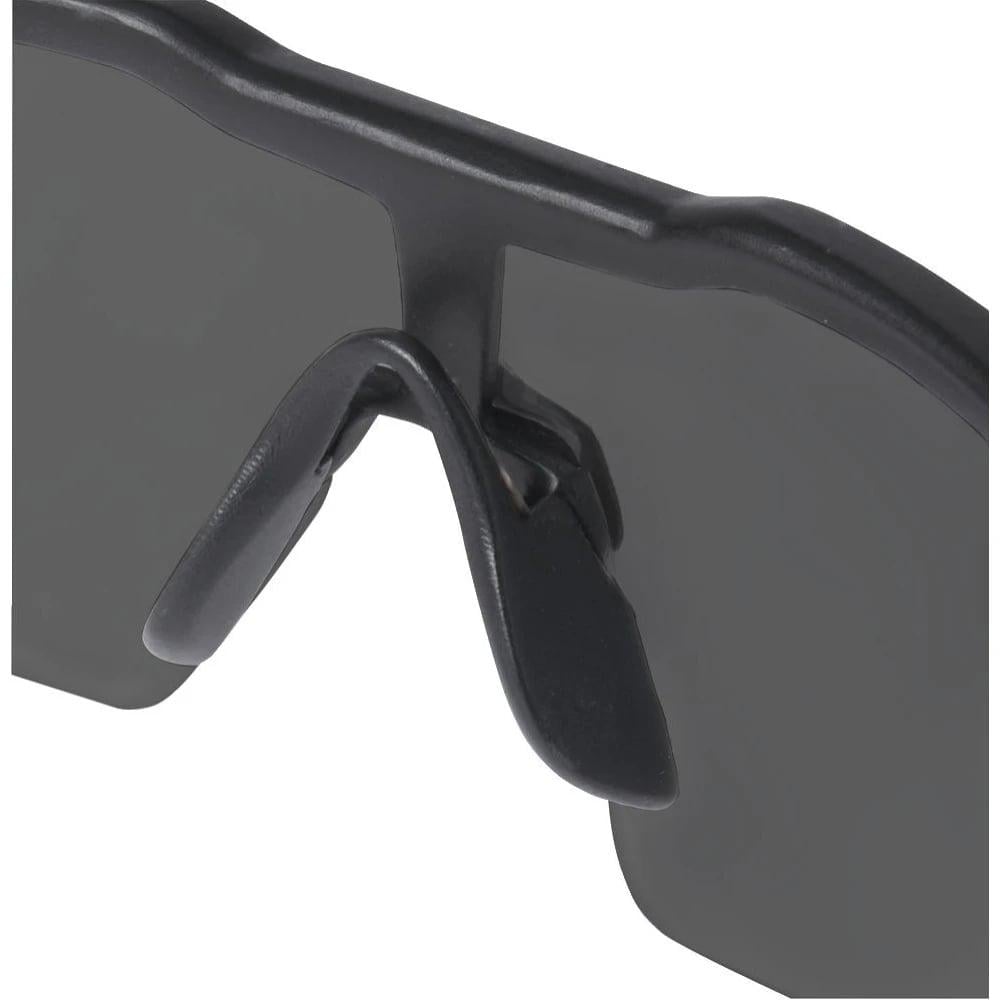 Очки защитные Milwaukee Tinted Safety Glasses противоосколочные (624484) - фото 3 Очки защитные Milwaukee Tinted Safety Glasses противоосколочные (624484) - фото 3