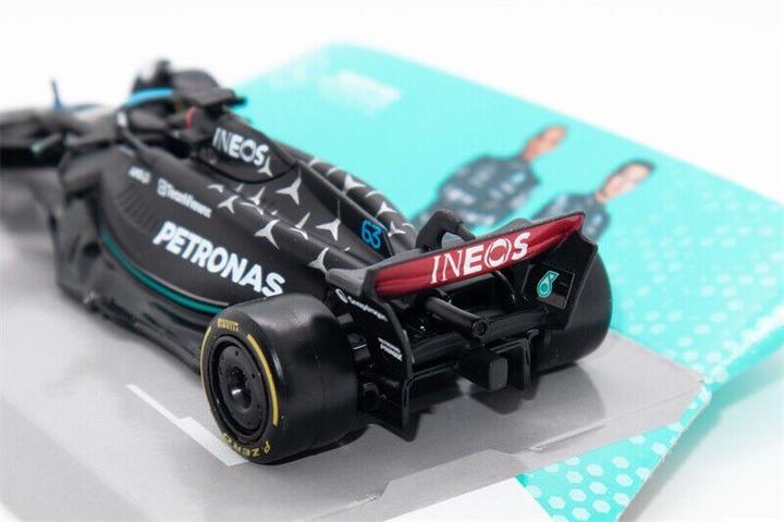 Колекційна модель Bburago Mercedes W14-63 із металу масштаб 1:43 Чорний - фото 2