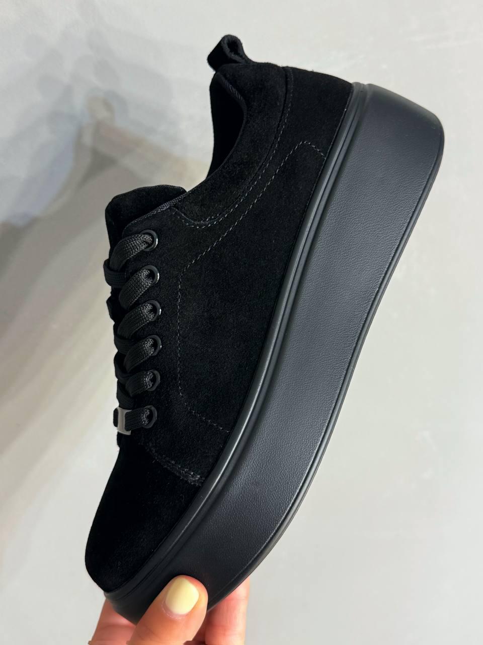 Кеди жіночі Hengji 537-8 замшеві на платформі р. 38 24,5 см Чорний - фото 2 Кеди жіночі Hengji 537-8 замшеві на платформі р. 38 24,5 см Чорний - фото 2