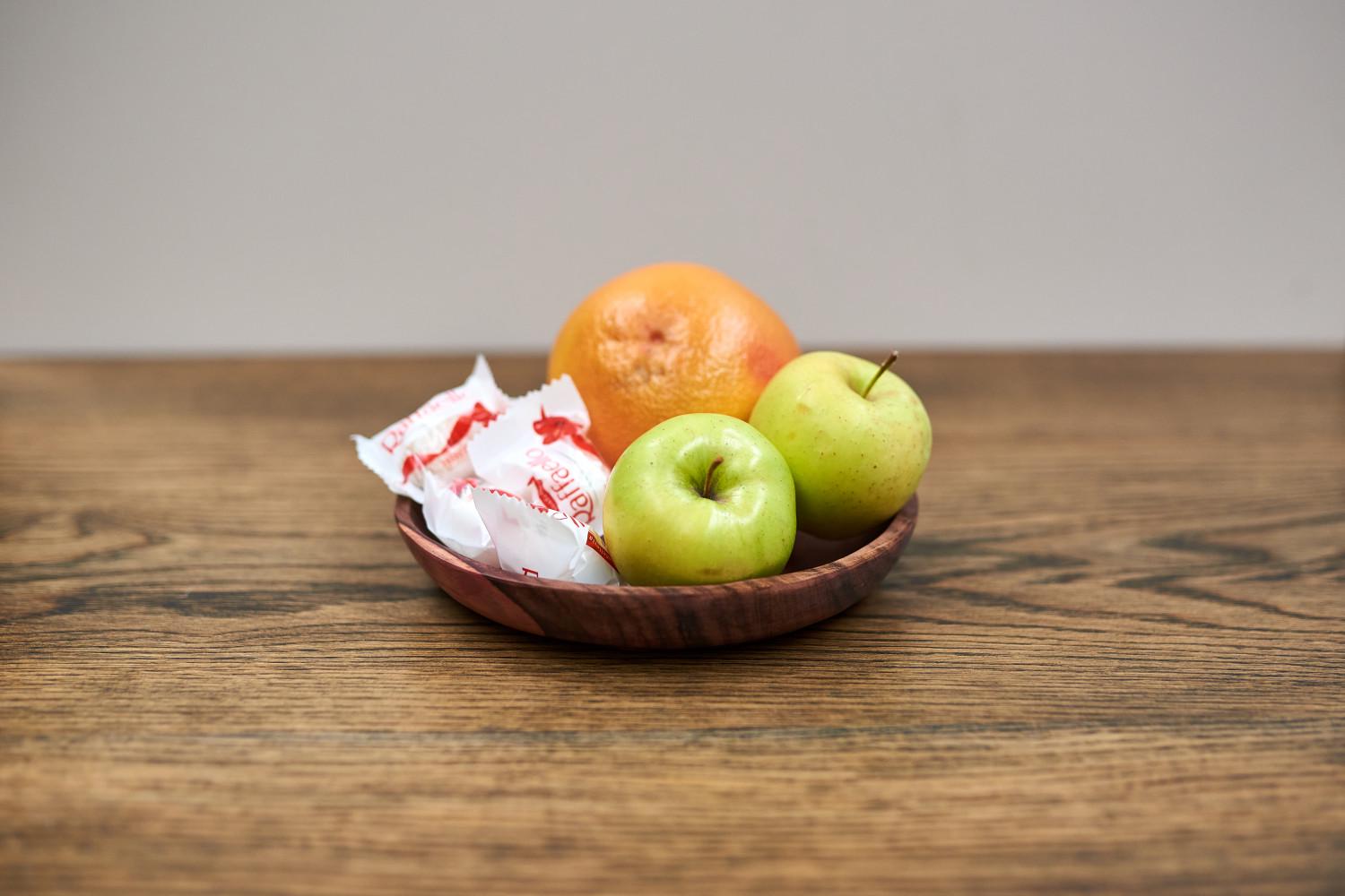 Тарелка из дерева ручной работы декоративная (AN-24)