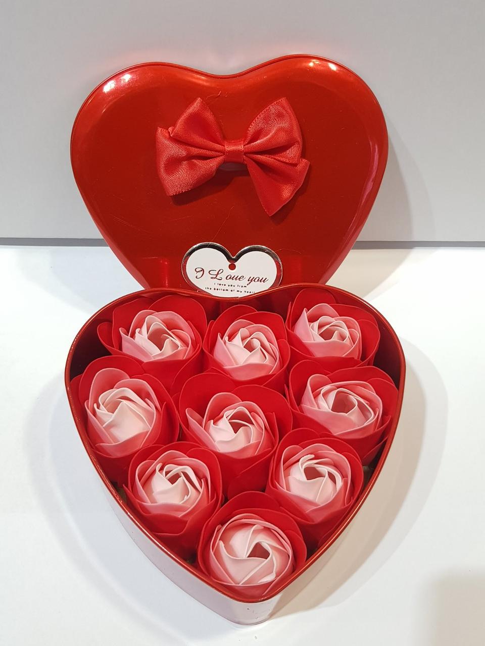 Розы из мыла Сердце в подарочной коробке 9 шт.
