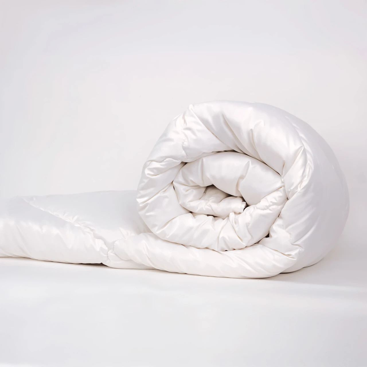 Одеяло Cloud Touch Silk с технологией Double Air охлаждающее и антиаллергенное 180x210 см (1-04700_00000) - фото 2 Одеяло Cloud Touch Silk с технологией Double Air охлаждающее и антиаллергенное 180x210 см (1-04700_00000) - фото 2