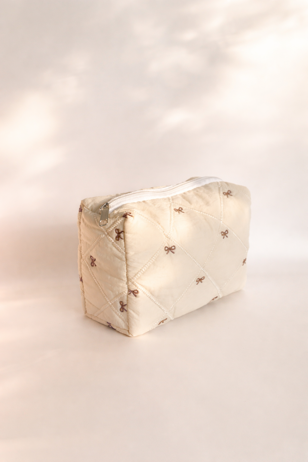 Косметичка с бантиками Белый (790632)