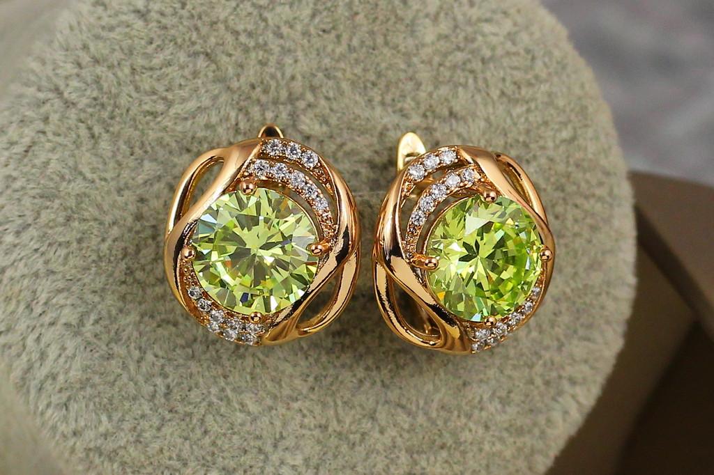 Серьги Xuping Jewelry кутюрье с камнями 1,8 см Золотистый/Салатовый