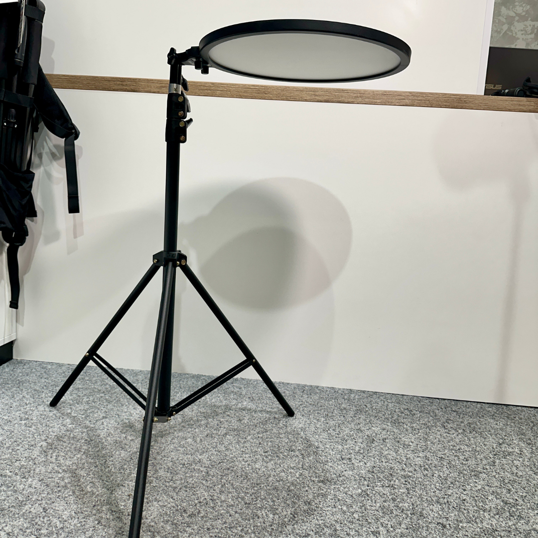 Кольцевая LED-лампа NeePho со штативом и регулировкой температуры 36 см (Pro9988-NP-36) - фото 10 Кольцевая LED-лампа NeePho со штативом и регулировкой температуры 36 см (Pro9988-NP-36) - фото 10